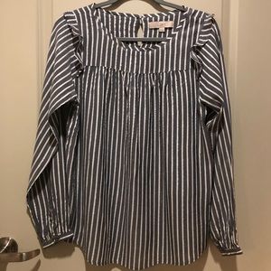 Long sleeve stripe Top.
